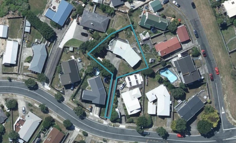 90 Conclusion Street, Ascot Park, Porirua - Carousel 1