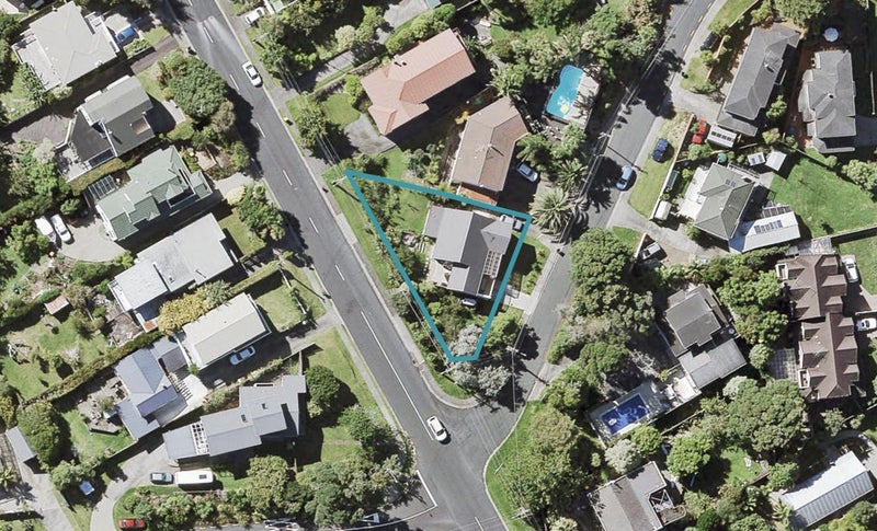 55 Lyons Avenue, Murrays Bay, Auckland - Carousel 1