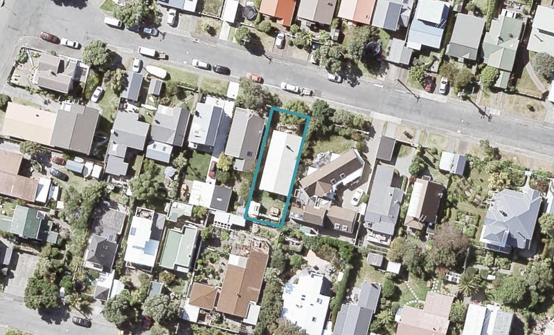 19 Kauri Street, Eastbourne, Lower Hutt - Carousel 1