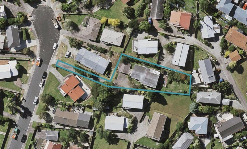 7 Atlantis Place, Totara Vale, Auckland - Carousel 1