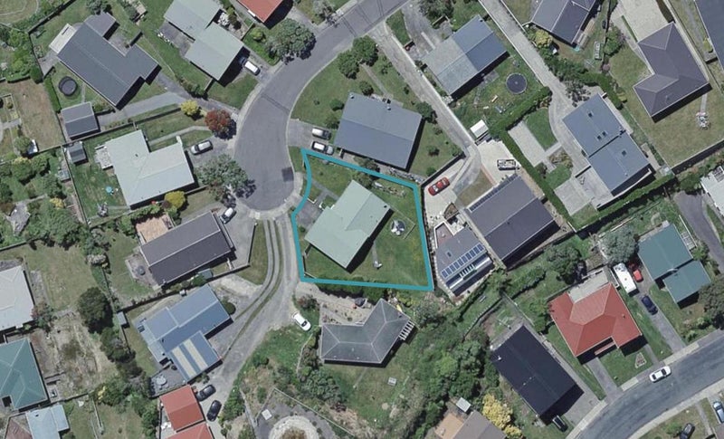 29 Cheyne Walk, Newlands, Wellington - Carousel 1