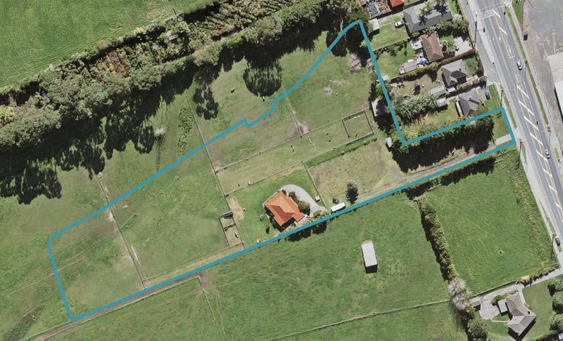 218 Henwood Road, Westgate, Auckland - Carousel 1