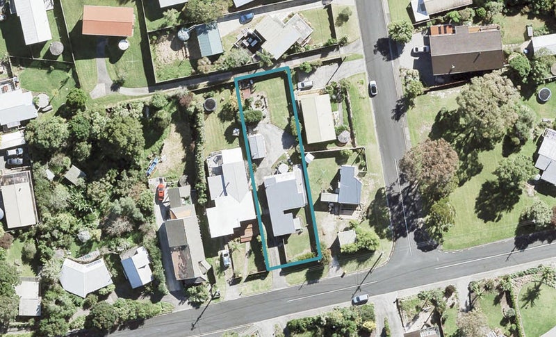14 Surf Road, Stanmore Bay, Whangaparaoa - Carousel 1