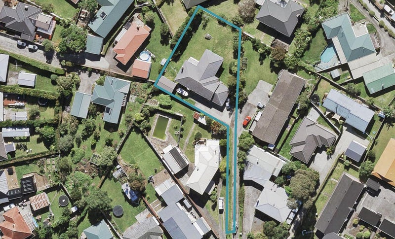 12 Rowan Terrace, Te Atatu South, Auckland - Carousel 1