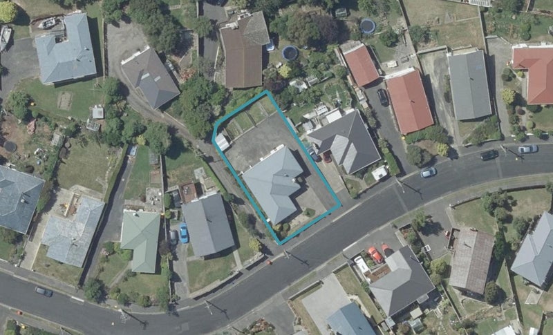 28 Bell Crescent, Concord, Dunedin - Carousel 1