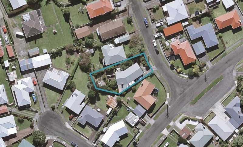 3 Lydford Place, Spotswood, New Plymouth - Carousel 1
