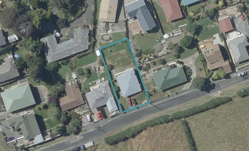 6 Allen Road, Green Island, Dunedin - Carousel 1
