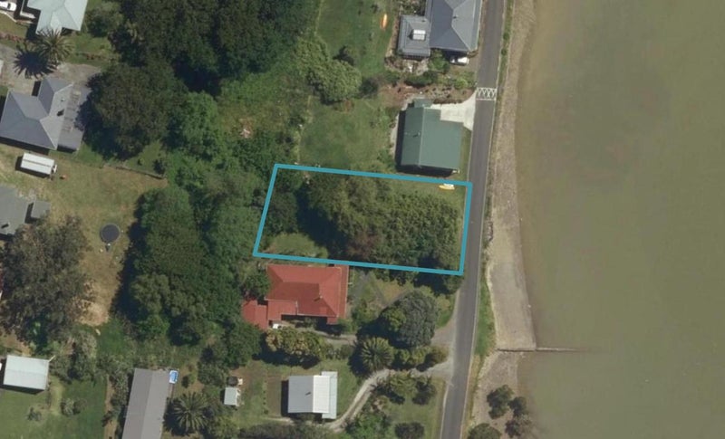13 Clendon Esplanade, Rawene, Kaikohe - Carousel 1