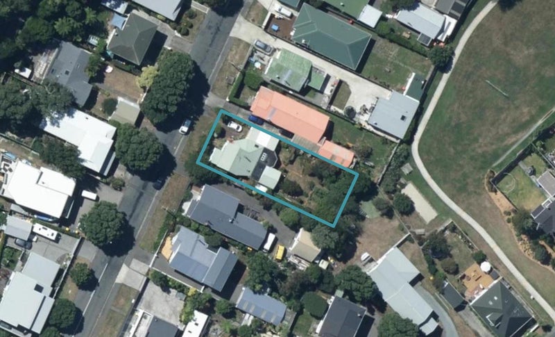 6 Airlie Road, Plimmerton, Porirua - Carousel 1