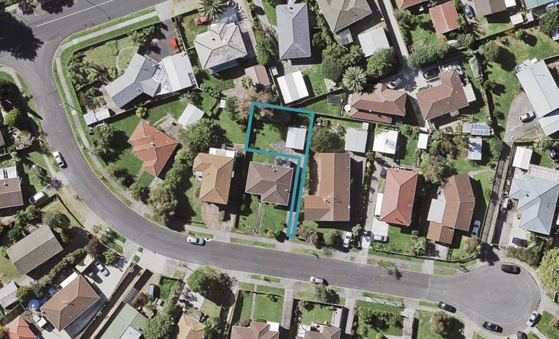8A Mandarin Place, Half Moon Bay, Auckland - Carousel 1