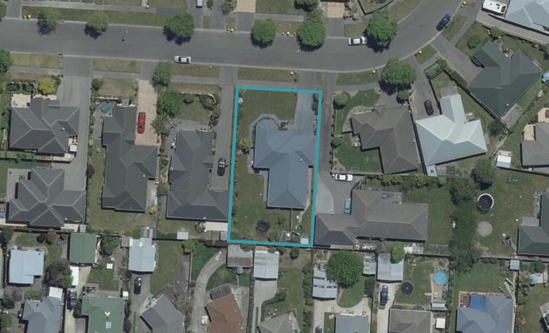 37 Coolspring Way, Redwood, Christchurch - Carousel 1