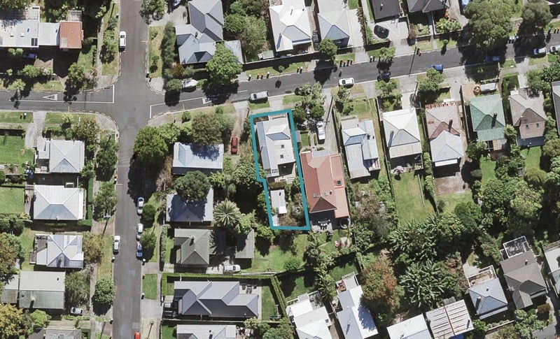 2/30 Fourth Avenue, Kingsland, Auckland - Carousel 1