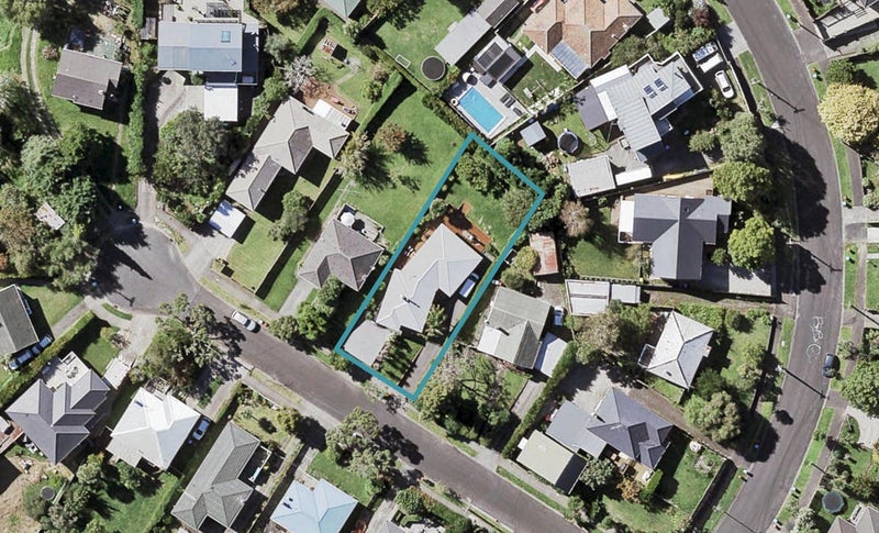 5 Bromley Place, Glen Innes, Auckland - Carousel 1