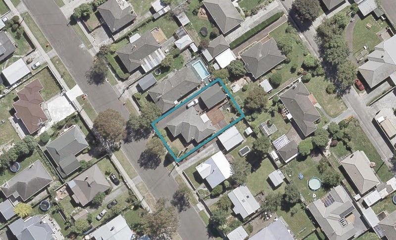 10 Sandford Street, Trentham, Upper Hutt - Carousel 1