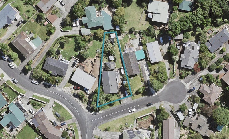 2 Shona Place, Henderson, Auckland - Carousel 1