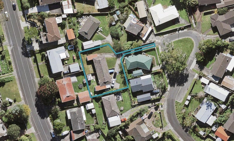 11 Woodman Place, West Harbour, Auckland - Carousel 1