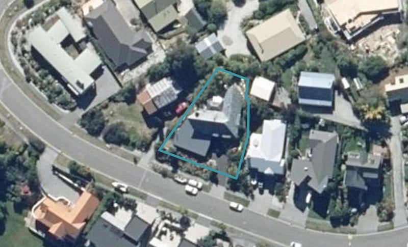 85 Cedar Drive, Kelvin Heights, Queenstown - Carousel 1