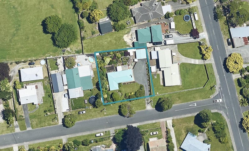1 Bellvue Road, Kawaha Point, Rotorua - Carousel 1