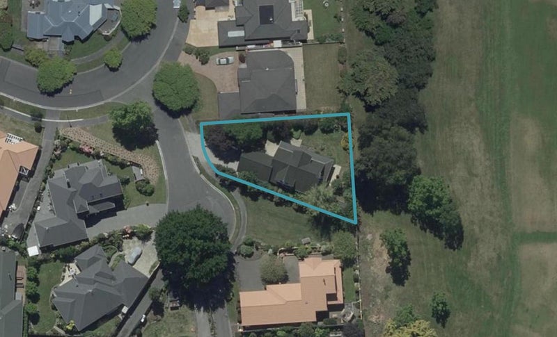3 Oakmont Green, Shirley, Christchurch - Carousel 1