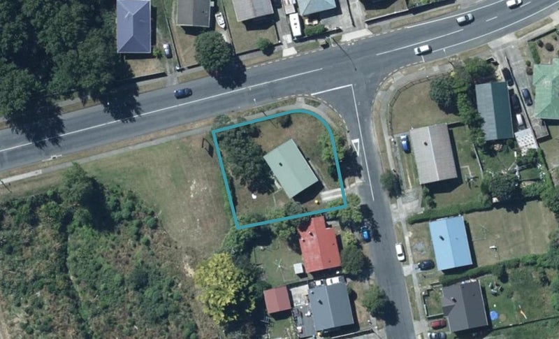 2 Waihora Crescent, Waitangirua, Porirua - Carousel 1
