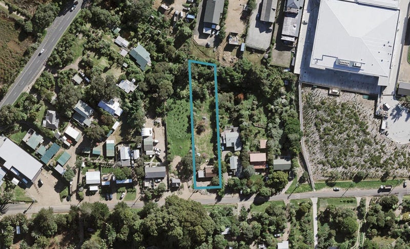 12 Putiki Road, Ostend, Waiheke Island - Carousel 1