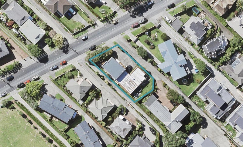 2/95 Aberdeen Road, Castor Bay, Auckland - Carousel 1