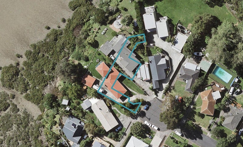 6 Seaside Place, Pakuranga, Auckland - Carousel 1