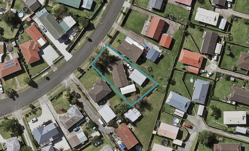 70 Zelda Avenue, Clover Park, Auckland - Carousel 1