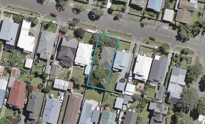 16 Cudby Street, Woburn, Lower Hutt - Carousel 1