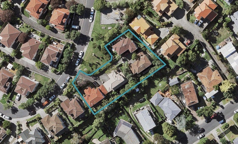 1/12 Belle Verde Drive, Sunnynook, Auckland - Carousel 1