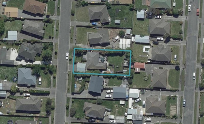 10 Ealing Street, Northcote, Christchurch - Carousel 1