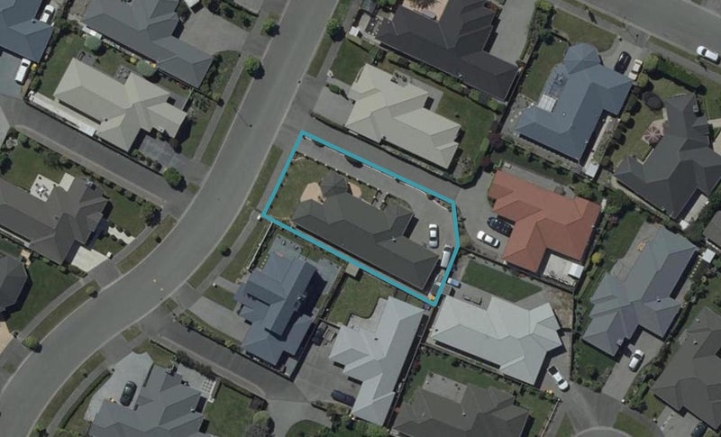 20 Cassinia Gardens, Aidanfield, Christchurch - Carousel 1