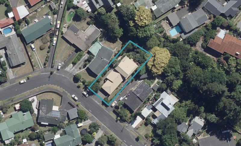 13 Carlson Crescent, Silverdale, Hamilton - Carousel 1