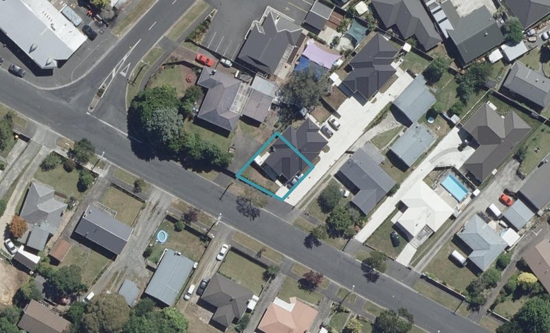 1/11 Glenview Terrace, Glenview, Hamilton - Carousel 1