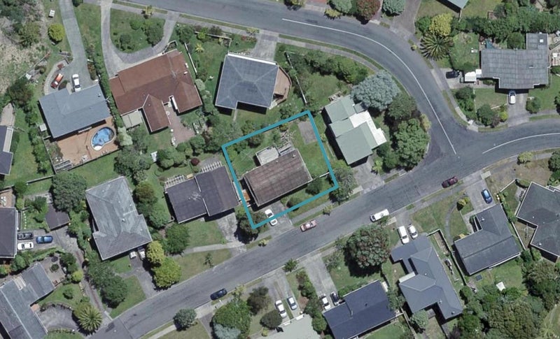 17 Balliol Drive, Tawa, Wellington - Carousel 1