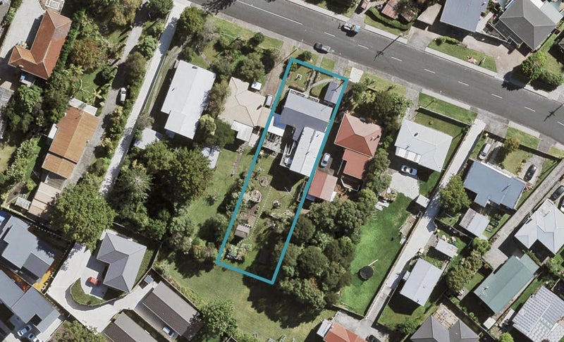 43 Awaroa Road, Sunnyvale, Auckland - Carousel 1
