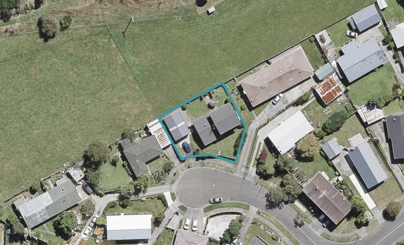 8 Utah Grove, Totara Park, Upper Hutt - Carousel 1