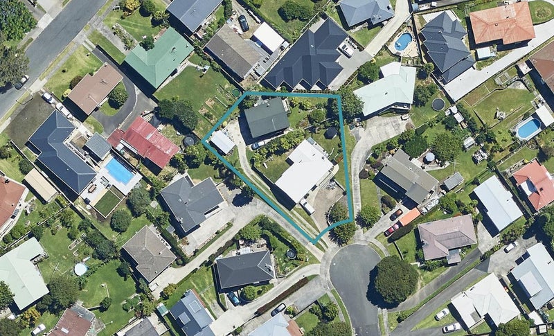 28B Warwick Place, Brookfield, Tauranga - Carousel 1