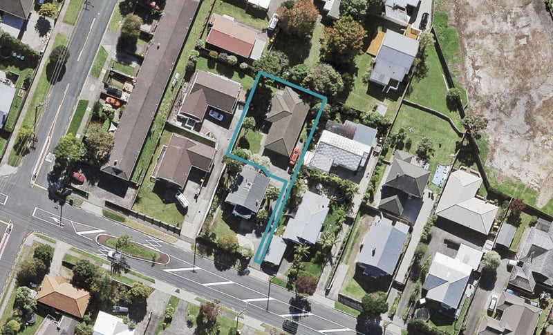 13A Rimu Street, New Lynn, Auckland - Carousel 1