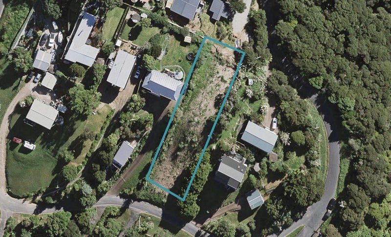 19 Fisher Street, Surfdale, Waiheke Island - Carousel 1