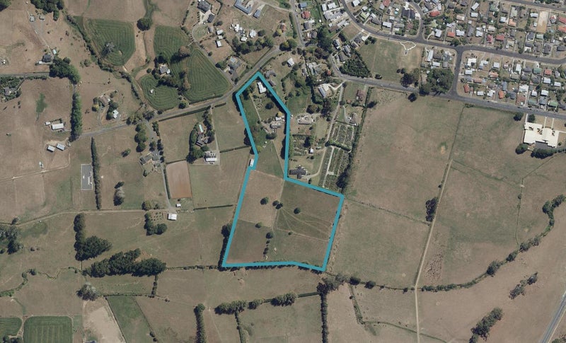 97 Foster Road, Temple View, Hamilton - Carousel 1