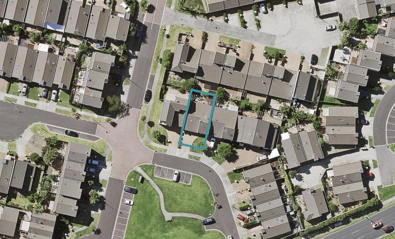 4 Nagle Place, Golflands, Auckland - Carousel 1