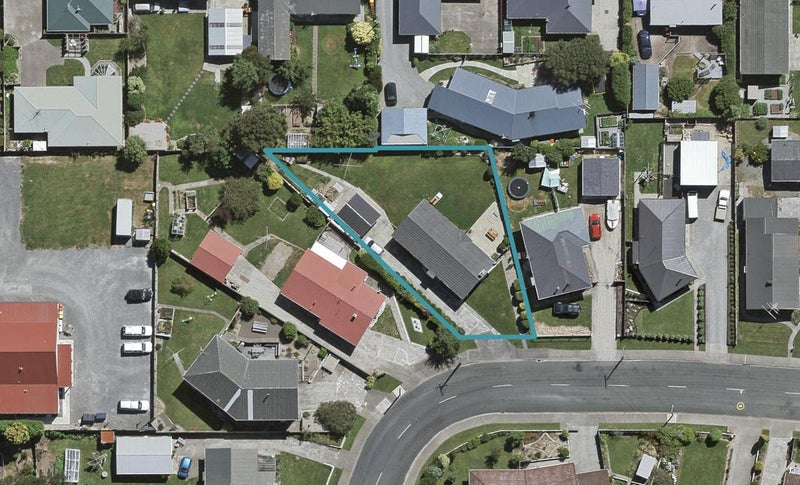 62 Edinburgh Crescent, Waikiwi, Invercargill - Carousel 1