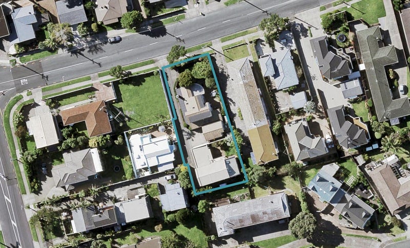 2/34 Eastern Beach Road, Eastern Beach, Auckland - Carousel 1