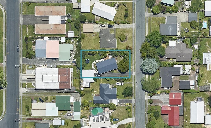 7 Barron Crescent, Fenton Park, Rotorua - Carousel 1