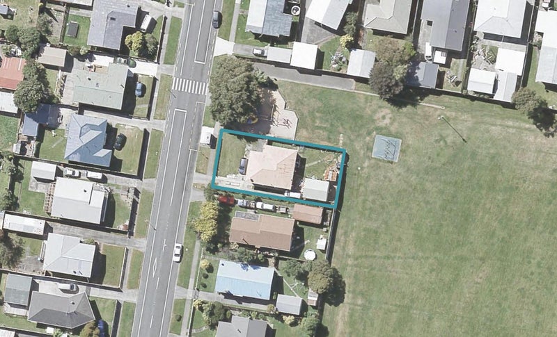 242 Wellington Road, Wainuiomata, Lower Hutt - Carousel 1