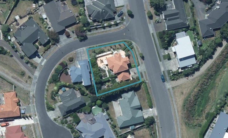 1 Bowman Place, Whitby, Porirua - Carousel 1