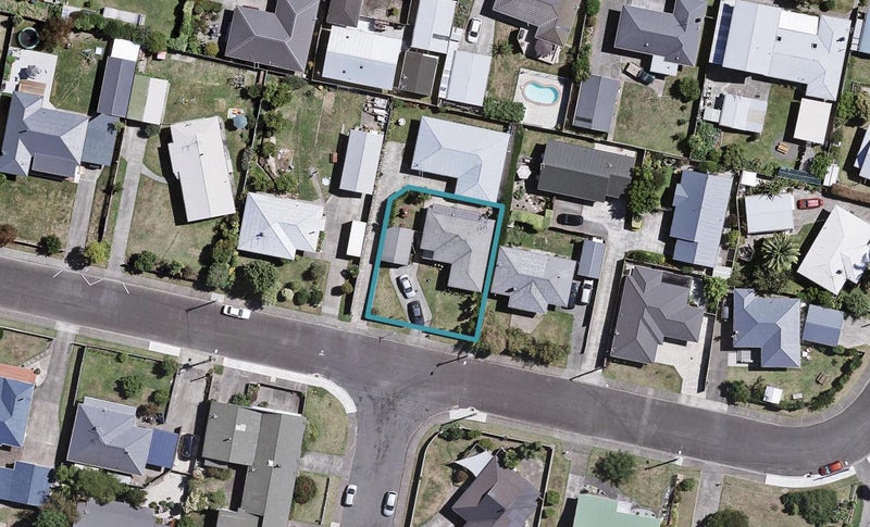 25 Warwick Crescent, Taradale, Napier - Carousel 1