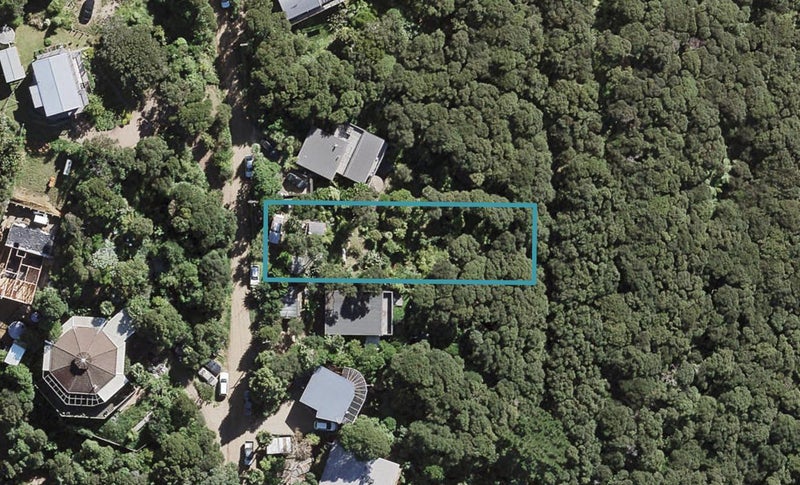 12 Bella Vista Road, Ōmiha, Waiheke Island - Carousel 1