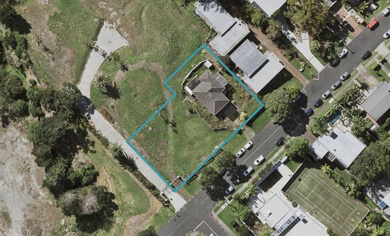 12 Rangitira Avenue, Takapuna, Auckland - Carousel 1